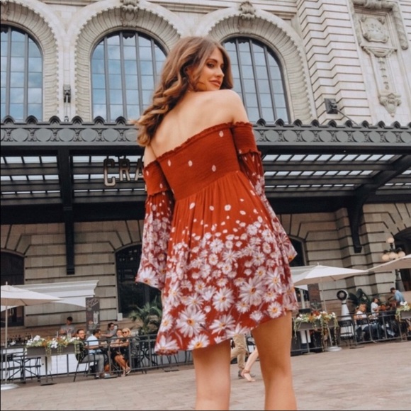 Ecote Dresses & Skirts - SALE New Ecote Elora Off the Shoulder Smocked Dress L